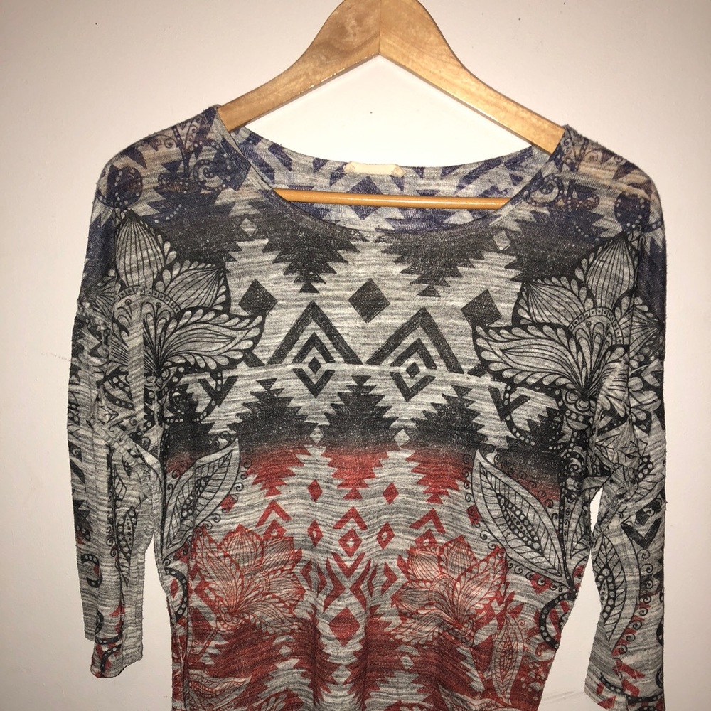 Tribal quarter sleeve